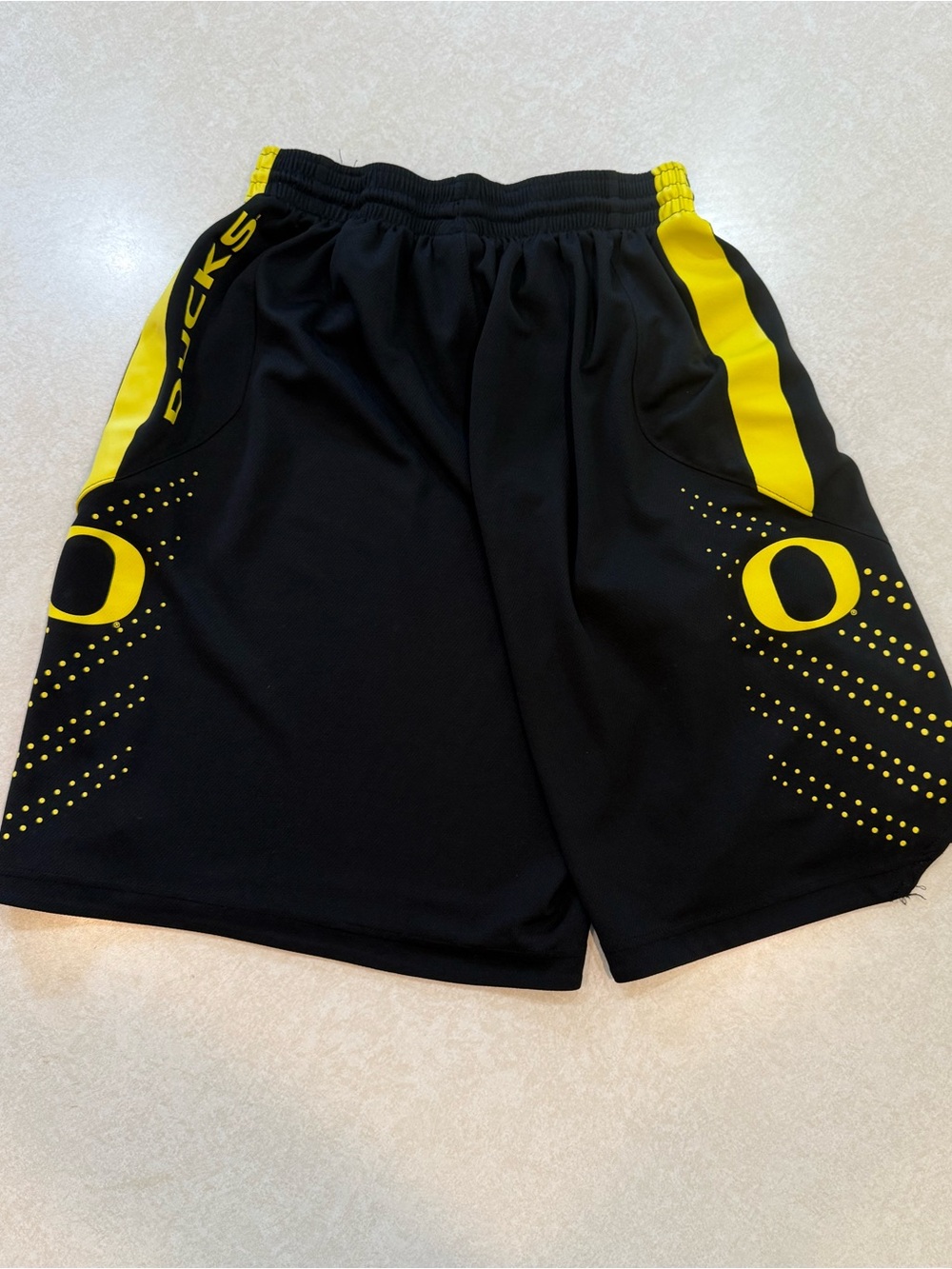 Men’s Oregon Black and Yellow Athletic Shorts